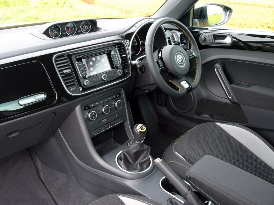  Volkswagen Beetle GSR 2013 года  (UK) (фото 6 из 9)